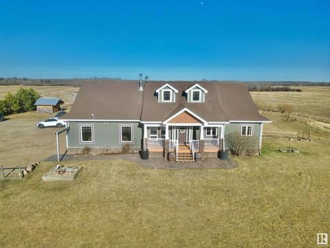 57023 Rge Rd 231, House detached with 4 bedrooms, 3 bathrooms and null parking in Sturgeon County AB | Card Image