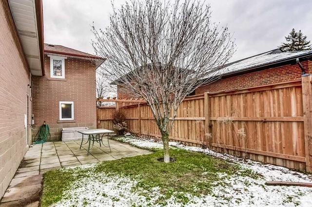 5 Saybrook Ave, House detached with 3 bedrooms, 3 bathrooms and 4 parking in Toronto ON | Image 32
