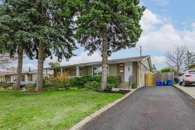 809 Sanok Dr, House semidetached with 3 bedrooms, 2 bathrooms and 3 parking in Pickering ON | Image 1