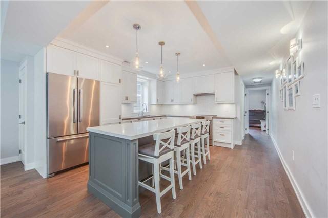 Upper - 229 Howland Ave, House semidetached with 3 bedrooms, 2 bathrooms and null parking in Toronto ON | Image 5