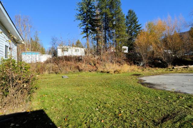 22 - 1000 Innes Street W, Home with 3 bedrooms, 2 bathrooms and 2 parking in Nelson BC | Image 2