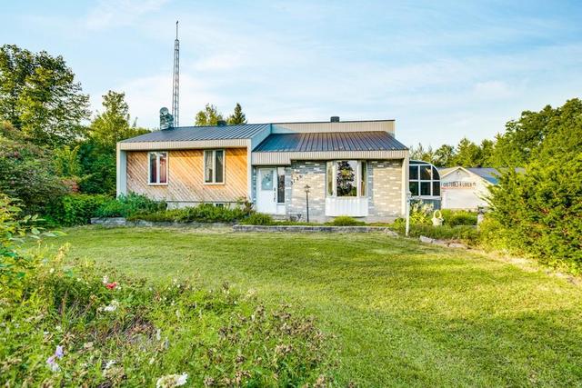 3725 Pattee Road, House detached with 3 bedrooms, 1 bathrooms and 15 parking in East Hawkesbury ON | Image 1