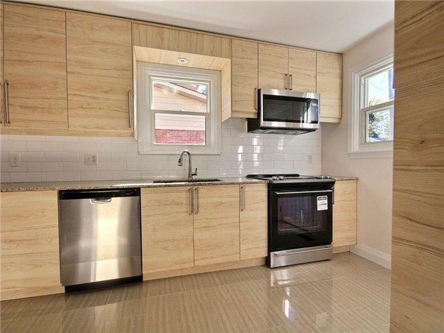 1002 Mossdale St, House semidetached with 3 bedrooms, 2 bathrooms and 2 parking in Ottawa ON | Image 5