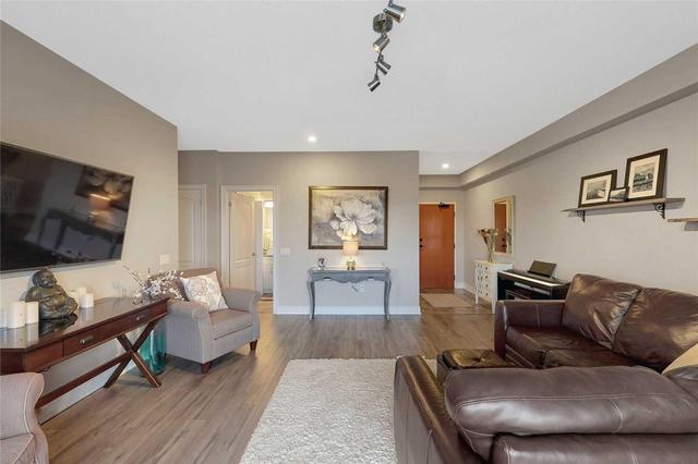 401 - 720 Yonge St, Condo with 3 bedrooms, 2 bathrooms and 1 parking in Barrie ON | Image 10