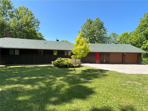 4418 Old Kingston Road, House detached with 3 bedrooms, 2 bathrooms and 10 parking in Rideau Lakes ON | Card Image