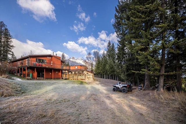 50 Cariboo Drive, House detached with 5 bedrooms, 3 bathrooms and 4 parking in Elkford BC | Image 26
