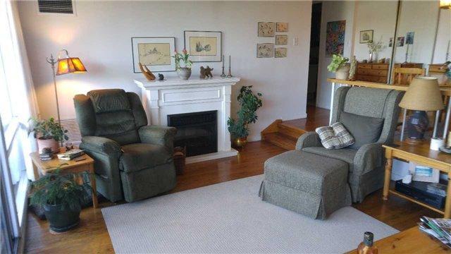 403 - 270 Scarlett Rd, Condo with 3 bedrooms, 2 bathrooms and 1 parking in Toronto ON | Image 11
