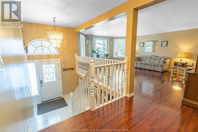 499 Gaylord Avenue, House detached with 4 bedrooms, 2 bathrooms and null parking in LaSalle ON | Image 3