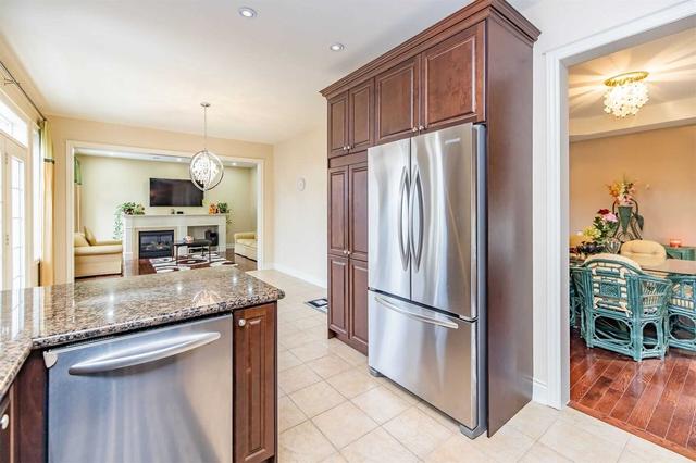 32 Eaglesprings Cres, House detached with 4 bedrooms, 4 bathrooms and 6 parking in Brampton ON | Image 7