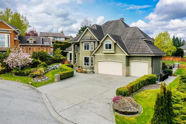 8697 166b Street, House detached with 8 bedrooms, 7 bathrooms and 9 parking in Surrey BC | Image 3