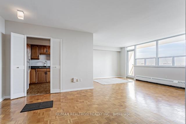 1008 - 360 Ridelle Ave, Condo with 3 bedrooms, 2 bathrooms and 1 parking in Toronto ON | Image 18