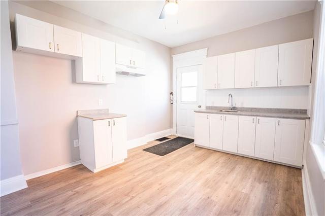 135 First Street W, Townhouse with 3 bedrooms, 1 bathrooms and 2 parking in Cornwall ON | Image 13