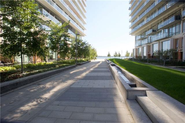 th104 - 39 Queens Quay E, Townhouse with 2 bedrooms, 3 bathrooms and 2 parking in Toronto ON | Image 4