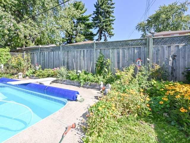 91 Lillington Ave, House detached with 3 bedrooms, 2 bathrooms and 3 parking in Toronto ON | Image 27