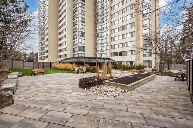 1202 - 200 Robert Speck Pkwy, Condo with 3 bedrooms, 2 bathrooms and 2 parking in Mississauga ON | Image 35