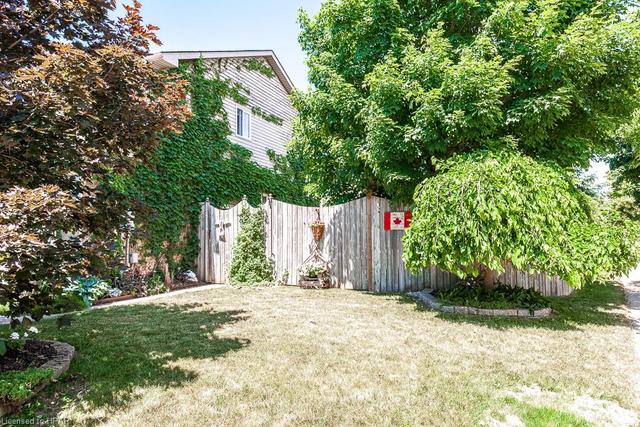 211 Athlone Crescent, House semidetached with 3 bedrooms, 2 bathrooms and 3 parking in Stratford ON | Image 42