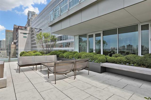 1102 - 155 Cumberland St, Condo with 3 bedrooms, 3 bathrooms and 2 parking in Toronto ON | Image 28