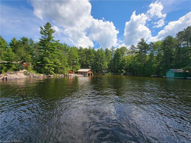 890 Mazinaw Lake, House detached with 2 bedrooms, 1 bathrooms and null parking in North Frontenac ON | Image 40