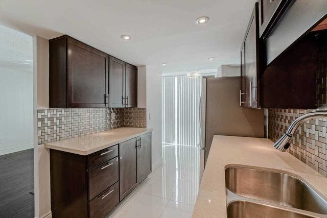 1506 - 350 Webb Dr, Condo with 2 bedrooms, 2 bathrooms and 2 parking in Mississauga ON | Image 10