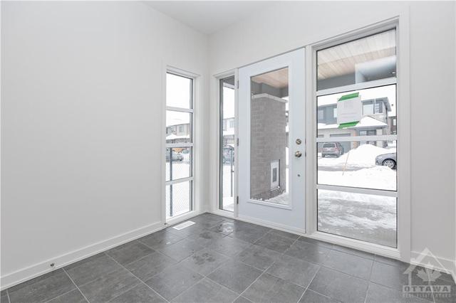 422 Trident Mews, Townhouse with 3 bedrooms, 3 bathrooms and 2 parking in Ottawa ON | Image 4