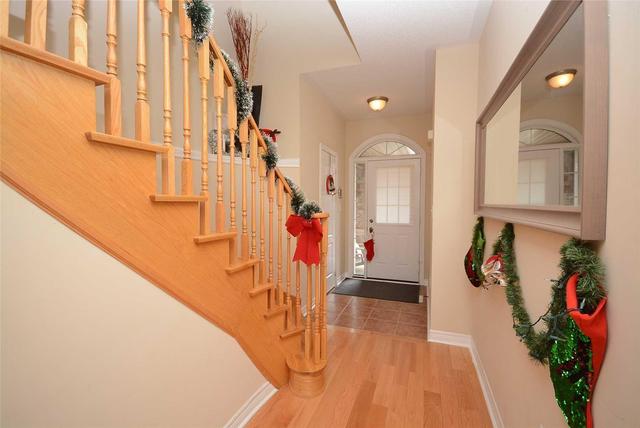 80 Goodsway Tr, House attached with 3 bedrooms, 3 bathrooms and 1 parking in Brampton ON | Image 4