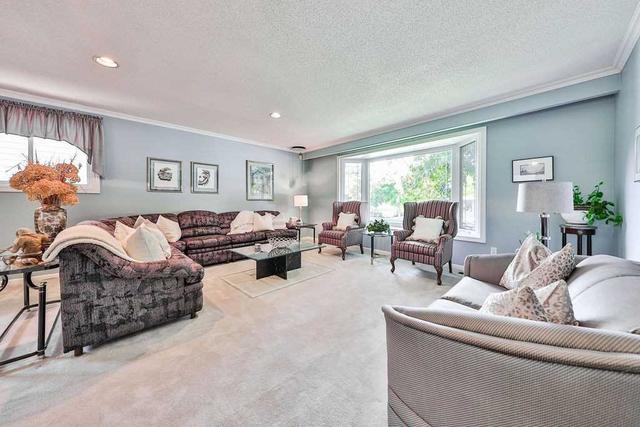 449 Caesar Ave, House detached with 6 bedrooms, 3 bathrooms and 3 parking in Oakville ON | Image 33