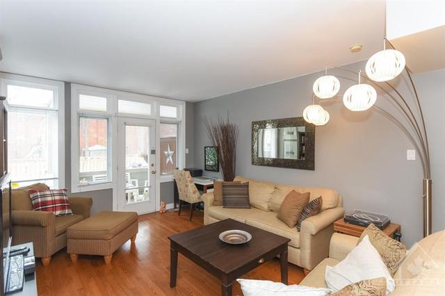 d - 107 Third Avenue, House attached with 2 bedrooms, 1 bathrooms and 1 parking in Ottawa ON | Image 9