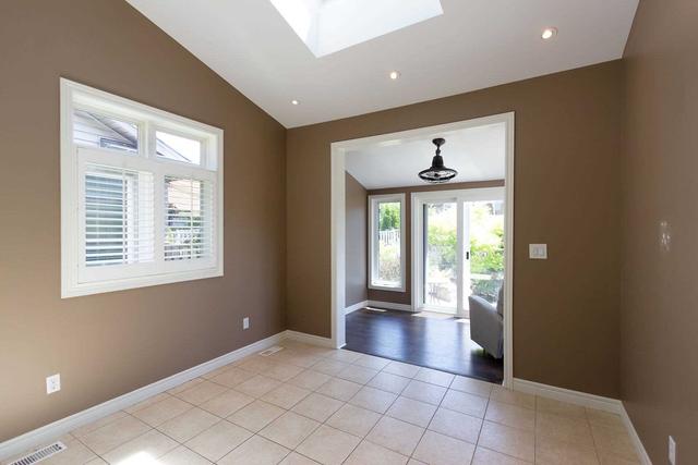 3 Carere Cres, House detached with 2 bedrooms, 3 bathrooms and 5 parking in Guelph ON | Image 7