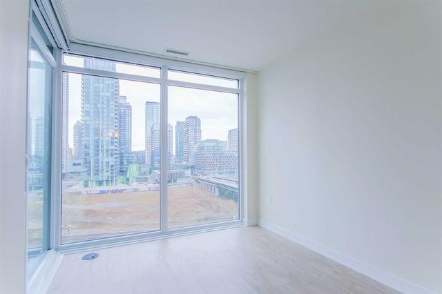 608e - 576 Front St, Condo with 1 bedrooms, 1 bathrooms and 0 parking in Toronto ON | Image 4