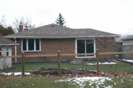 2 Bowerbank Dr, House detached with 3 bedrooms, 2 bathrooms and 5 parking in Toronto ON | Image 2