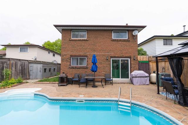 985 Hawthorne Crt, House detached with 2 bedrooms, 2 bathrooms and 5 parking in Oshawa ON | Image 27