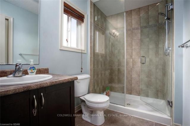 194 Goodwin Dr, House detached with 3 bedrooms, 4 bathrooms and 3 parking in Guelph ON | Image 11