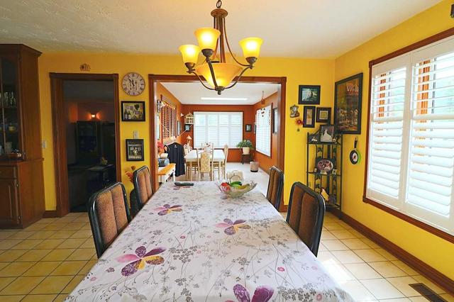 8182 Biggar Rd, Home with 4 bedrooms, 3 bathrooms and 18 parking in Niagara Falls ON | Image 7