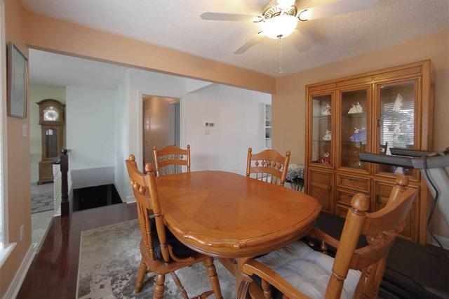 75 Merkley Sq, House detached with 3 bedrooms, 2 bathrooms and 3 parking in Toronto ON | Image 2