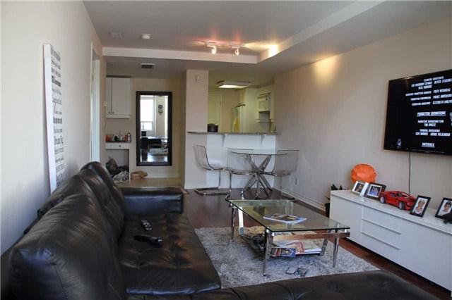 201 - 9 Greenbriar Rd, Condo with 1 bedrooms, 1 bathrooms and 1 parking in Toronto ON | Image 4