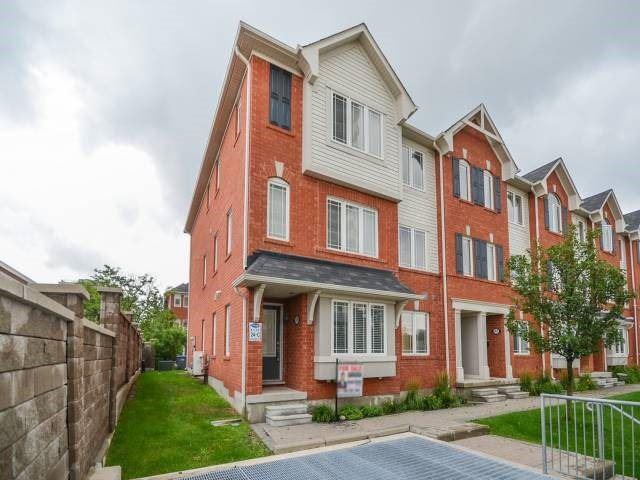 24 - 50 Hillcrest Ave, Townhouse with 3 bedrooms, 3 bathrooms and 1 parking in Brampton ON | Image 1