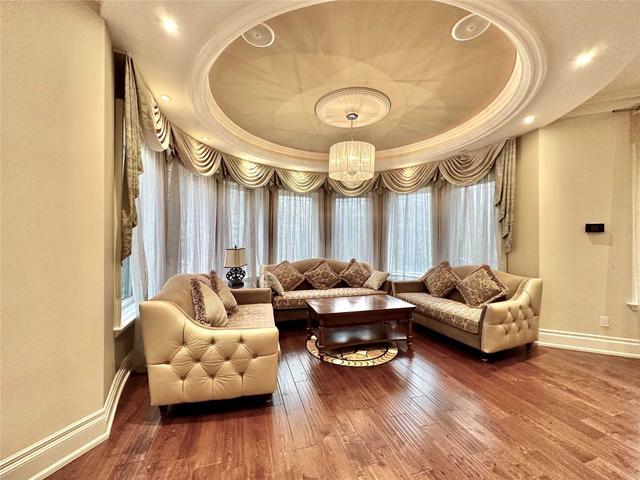 11 Gwendolen Cres, House detached with 4 bedrooms, 8 bathrooms and 6 parking in Toronto ON | Image 2