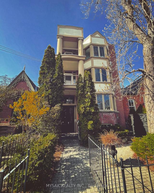 66 Amelia St, House detached with 8 bedrooms, 4 bathrooms and 5 parking in Toronto ON | Image 1