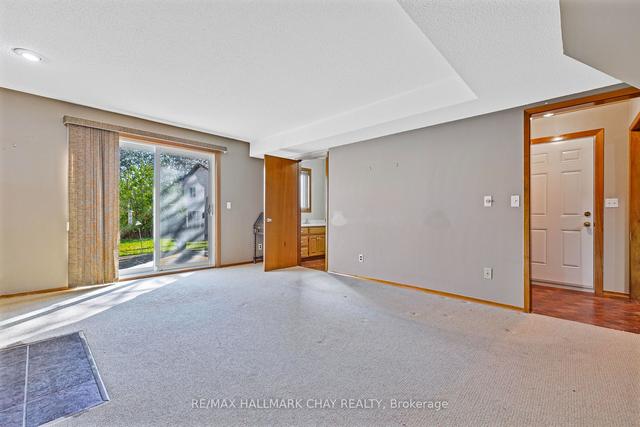 143 Peel St, House detached with 3 bedrooms, 2 bathrooms and 11 parking in Barrie ON | Image 14
