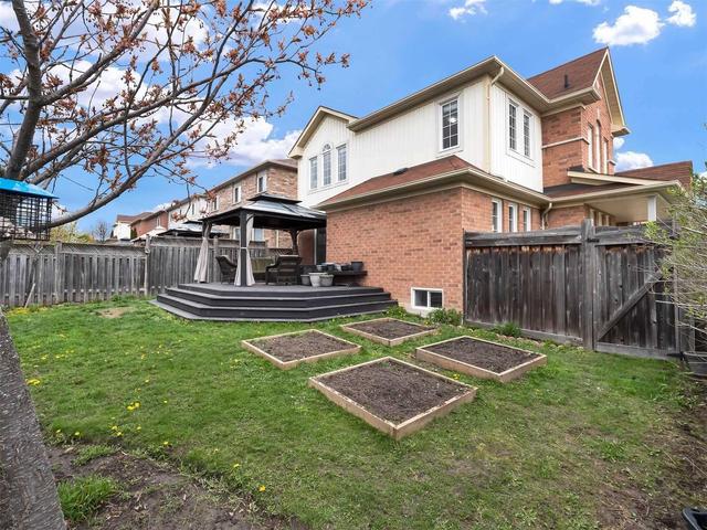 12 Vanier St, House detached with 4 bedrooms, 4 bathrooms and 4 parking in Whitby ON | Image 20