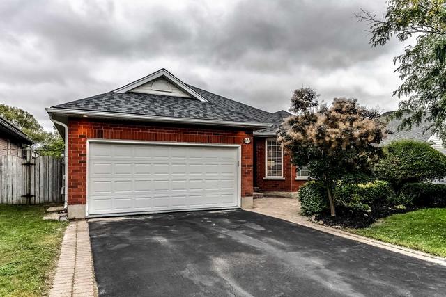 181 Essex Point Dr, House detached with 3 bedrooms, 3 bathrooms and 6 parking in Cambridge ON | Image 1