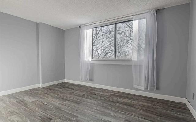 405 - 1665 Victoria Park Ave, Condo with 3 bedrooms, 2 bathrooms and 1 parking in Toronto ON | Image 2