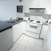 404 - 17 Bayberry Pl, Condo with 1 bedrooms, 2 bathrooms and 1 parking in Toronto ON | Image 8