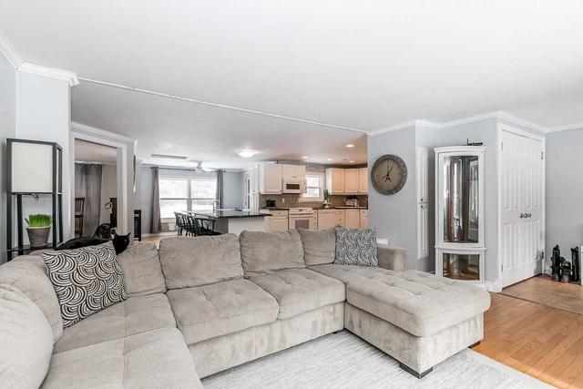 2558 Horseshoe Valley Rd W, House detached with 6 bedrooms, 3 bathrooms and 12 parking in Springwater ON | Image 37