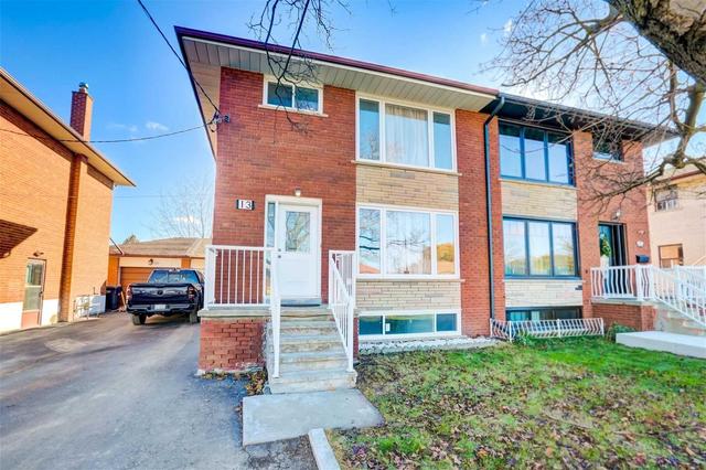 13 Burton Rd, House semidetached with 3 bedrooms, 3 bathrooms and 5 parking in Brampton ON | Image 1