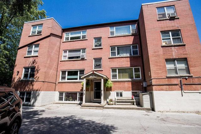 7 - 2420 New St, Condo with 2 bedrooms, 1 bathrooms and 1 parking in Burlington ON | Image 1