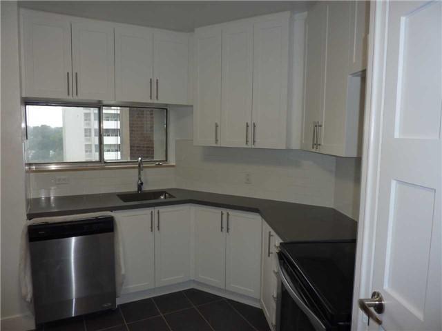 1003 - 9 Deer Park Cres, Condo with 2 bedrooms, 2 bathrooms and 1 parking in Toronto ON | Image 20