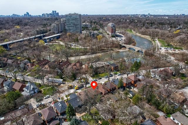 65 Old Mill Dr, House detached with 4 bedrooms, 3 bathrooms and 2 parking in Toronto ON | Image 12