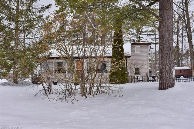 30 Old Mosley Street, House detached with 3 bedrooms, 1 bathrooms and null parking in Wasaga Beach ON | Image 3