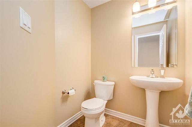 195 Mancini Way, Townhouse with 3 bedrooms, 3 bathrooms and 3 parking in Ottawa ON | Image 24